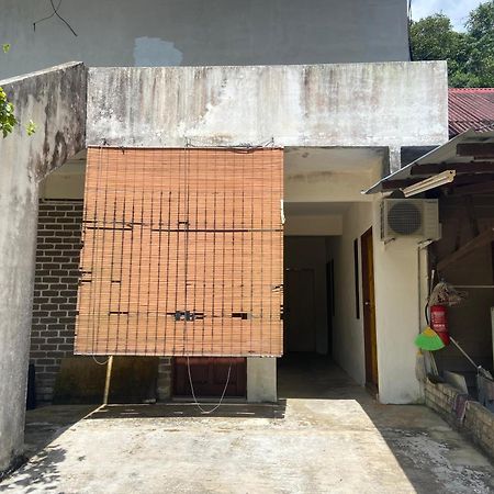 Oyo 90971 Pollock Homestay Sungai Lembing Exterior photo